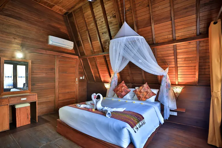 Deluxe bungalow room at Mahaloka Valley